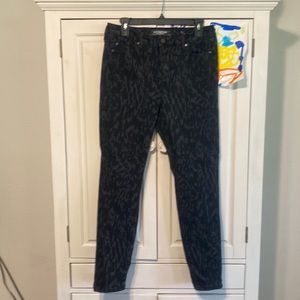 Liverpool Los Angeles The Skinny Size 10/30 Black and Gray Animal Print